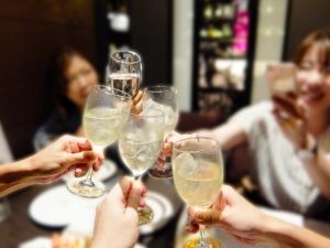 社会人におすすめの恋活マッチングアプリ！出会えるアプリを厳選